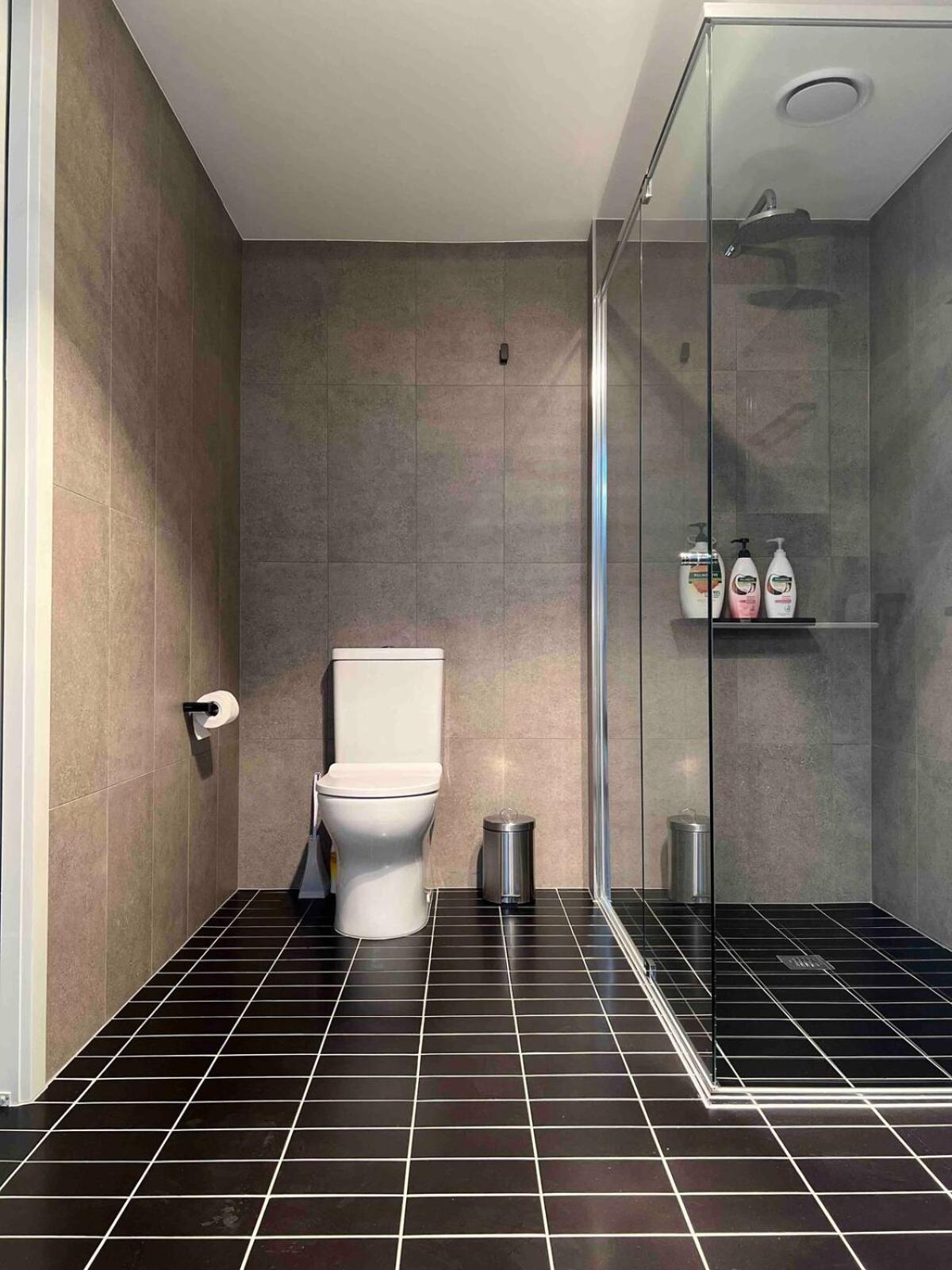 Brand New 1 Bedroom In Centre Apartment Canberra